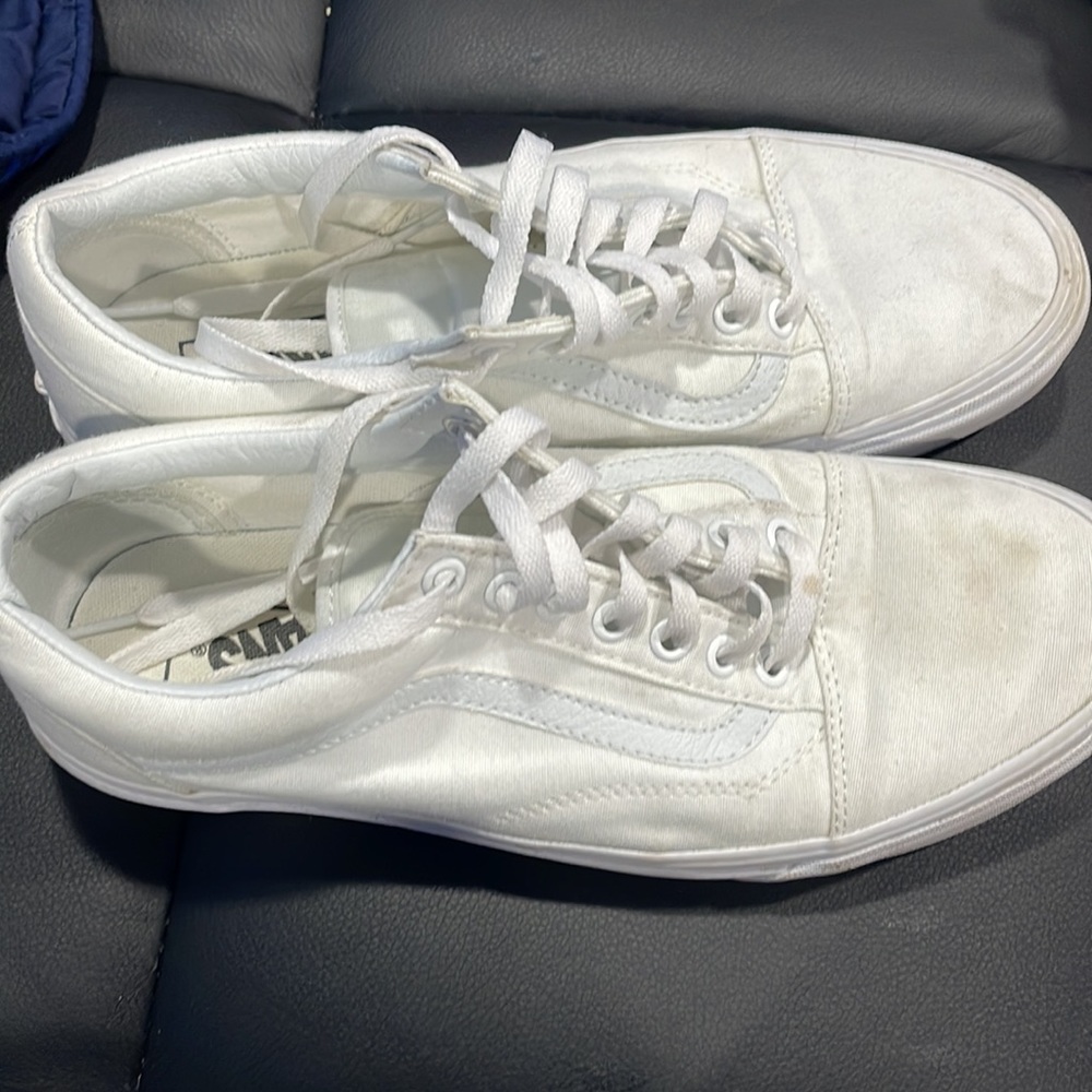 Vans - Picture 3 of 7